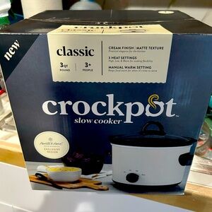 Hearth and Hand small dip crockpot